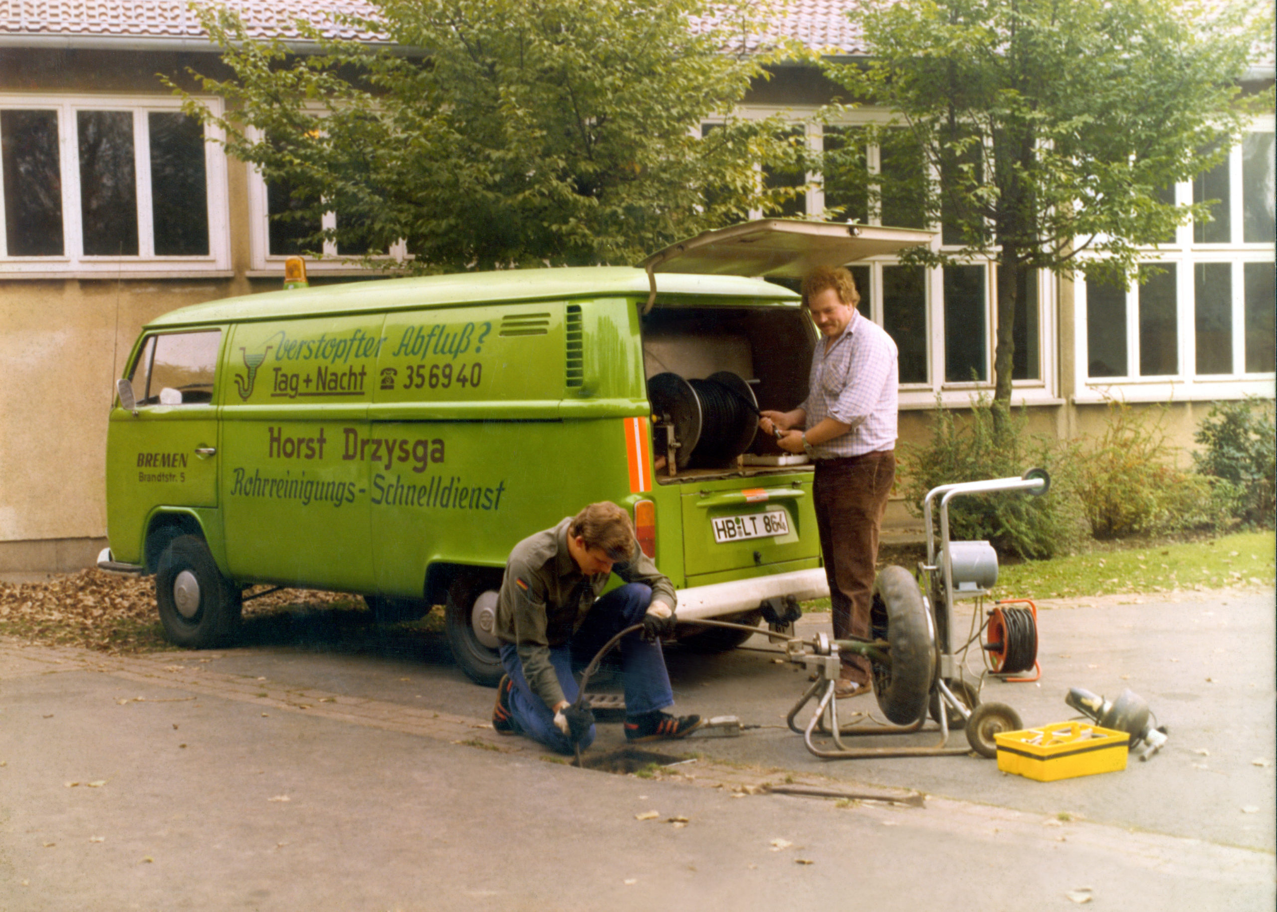 Alter VW-Bus im Einsatz_1979_300dpi